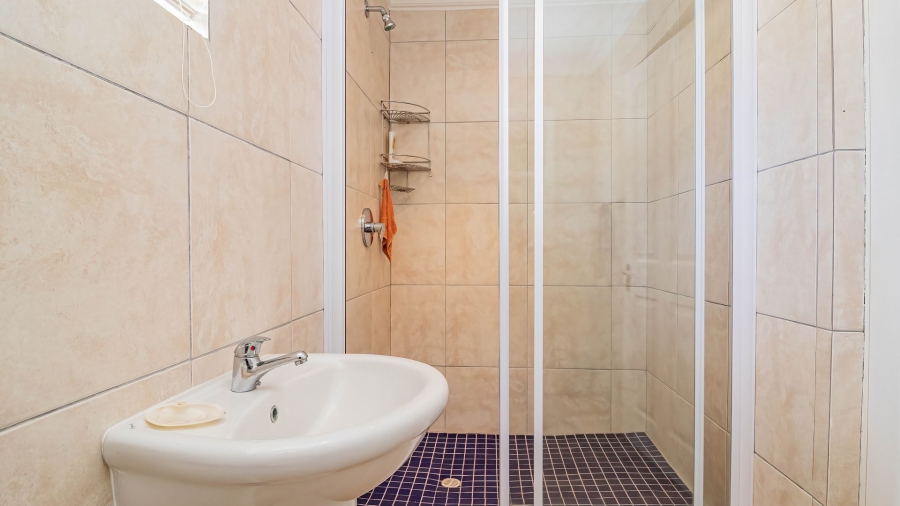 4 Bedroom Property for Sale in De Kelders Western Cape